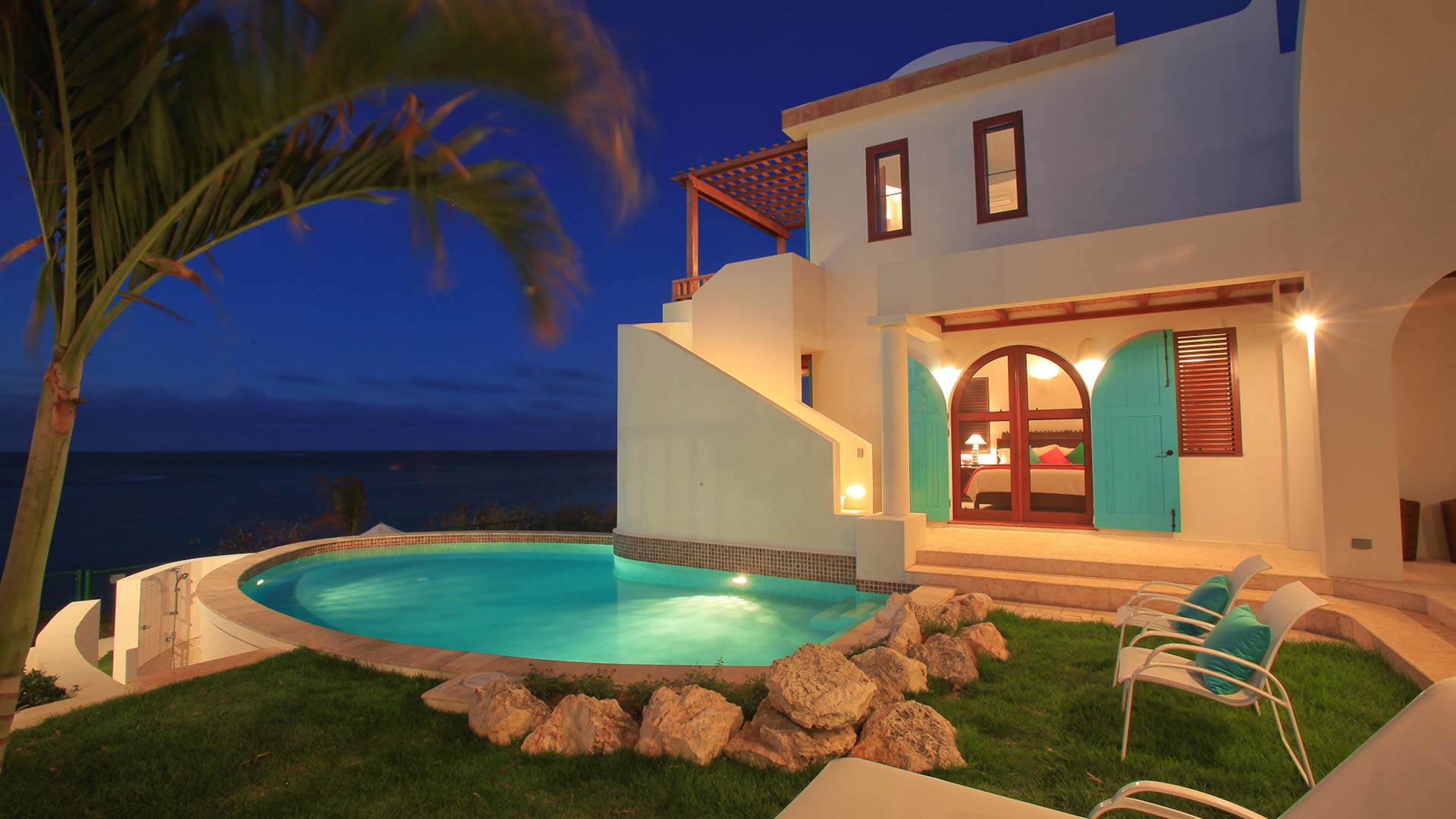 Black Pearl Villa is designed to make the most of the dramatic Shoal Bay location.